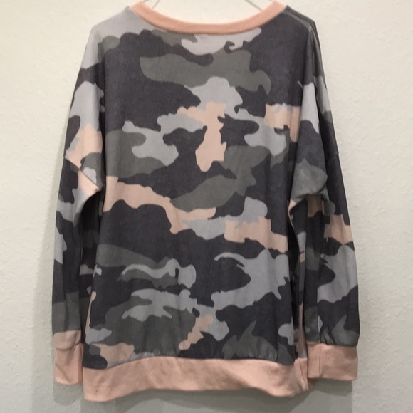 Camo pull over sweater light weight. Size Large. Pink and gray. - Picture 2 of 4